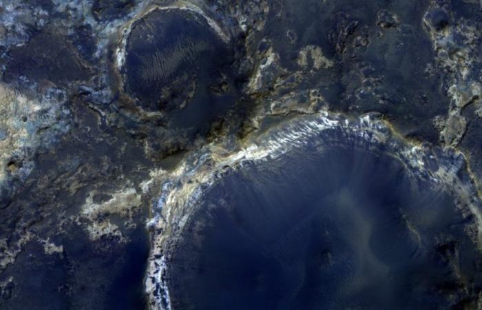 Metallic landscapes captured from the orbit of Mars