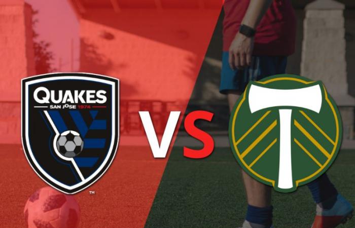 The match between San José Earthquakes and Portland Timbers begins