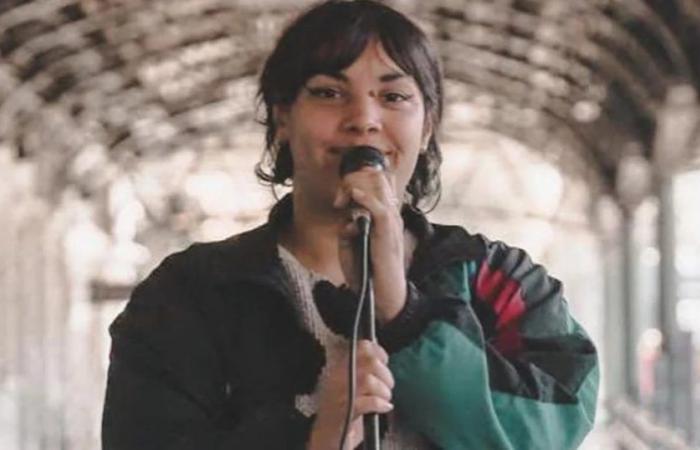 The young mother who sings in the street went viral on TikTok and became “the Whitney Houston of Rock”
