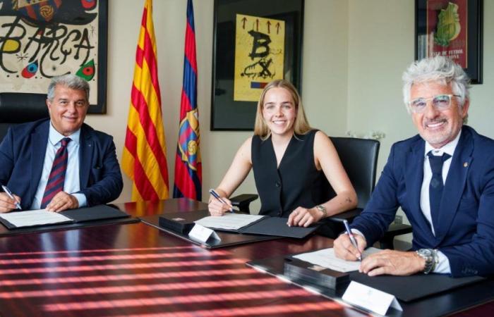 Barça announces the signing of English goalkeeper Ellie Roebuck