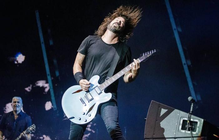 Foo Fighters play a song that they neither finished nor published live for the first time: this is “Unconditional” – Al día
