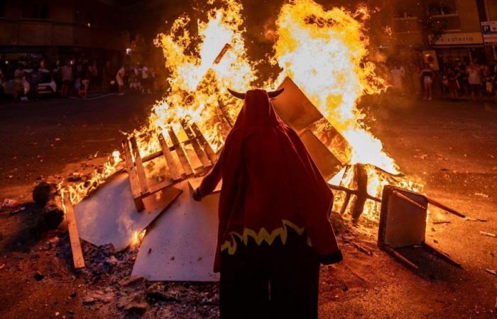 Five rituals to do next to the bonfires on the night of San Juan 2024