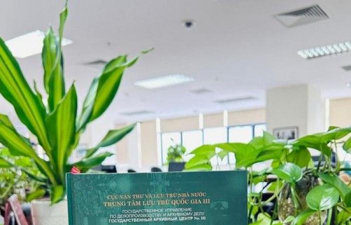 Book on relations between Vietnam and the Soviet Union presented