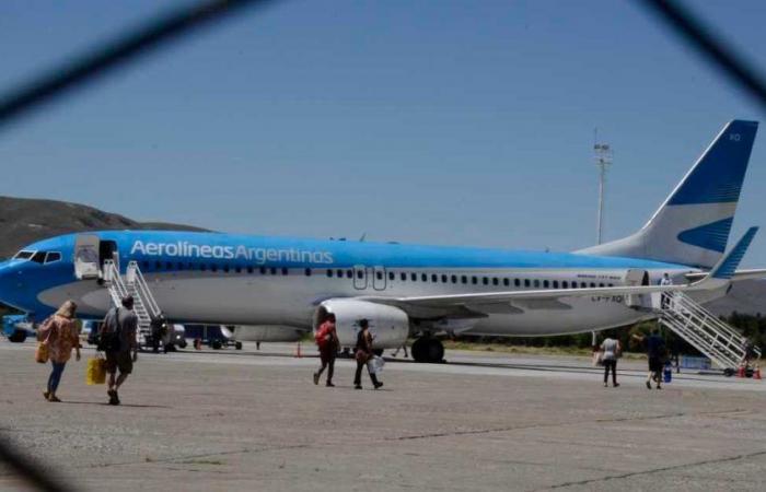 Airport closed in San Martín de los Andes due to snow accumulation on the runway