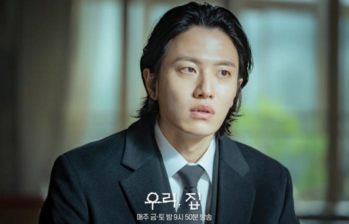Kim Hee Sun and Lee Hye Young persuade Yang Jae Hyun to help them stop the villain in “Bitter Sweet Hell”