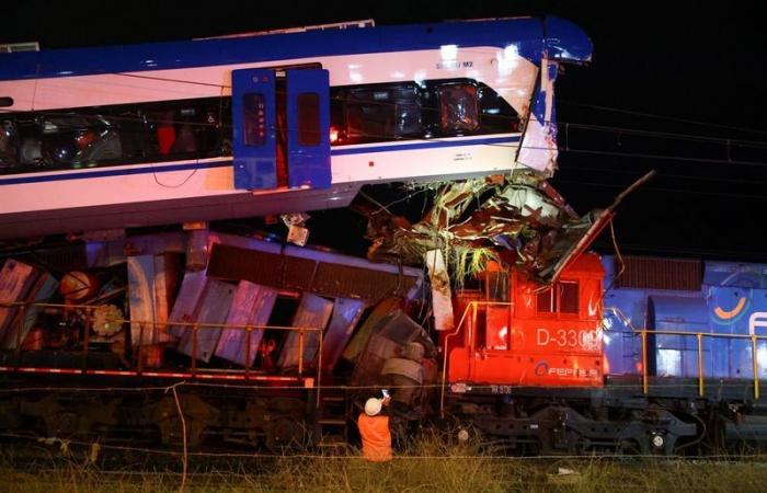 What is known about the head-on train crash in San Bernardo