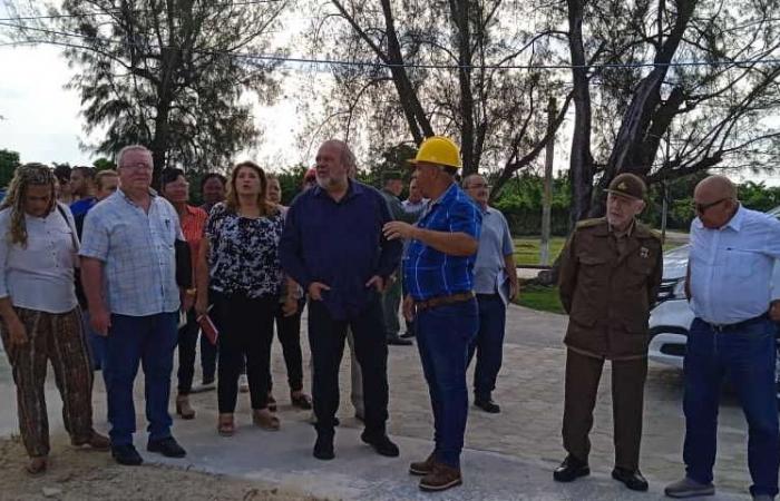 Prime Minister of Cuba at the Siguaney cement factory (+photos) – Escambray
