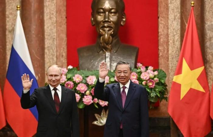 Vladimir Putin signed agreements with Vietnam in an attempt to break Russia’s international isolation