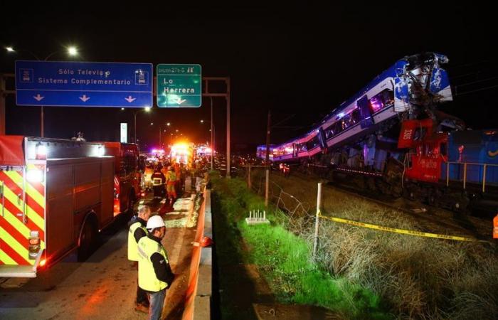 What is known about the head-on train crash in San Bernardo