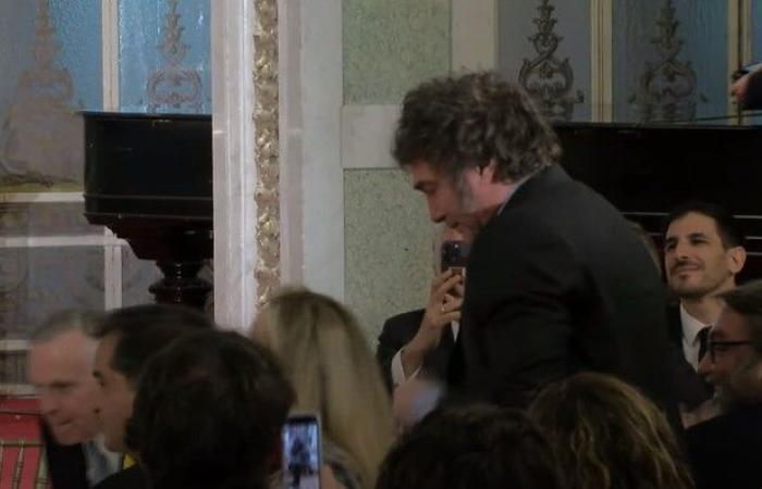 Javier Milei cried with emotion after the laudatory speech of one of his mentors in Spain