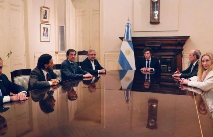The intimacy of the meeting between Javier Milei and the governors of the North: support for the Bases Law and a request for Profits