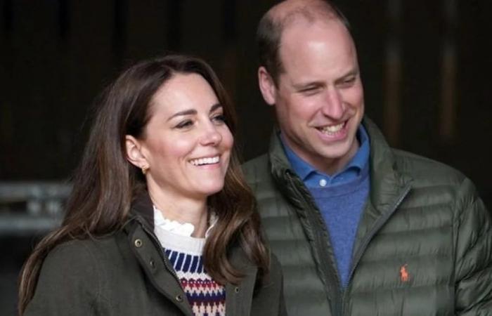 Kate Middleton congratulates William on his birthday with an unpublished image of the prince and his children on the beach