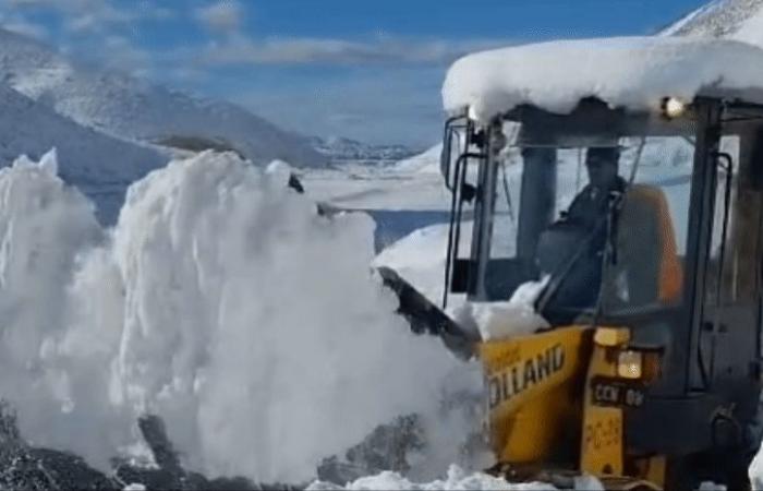 There were avalanches in Las Leñas due to heavy snowfall and the route will remain closed