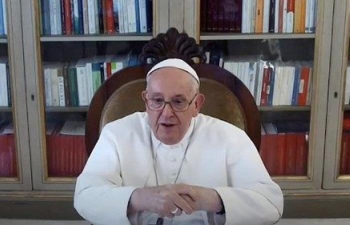Francis to young people: No to discrimination, yes to “closeness”