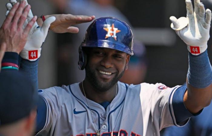 Astros end series in Chicago with Álvarez’s HR