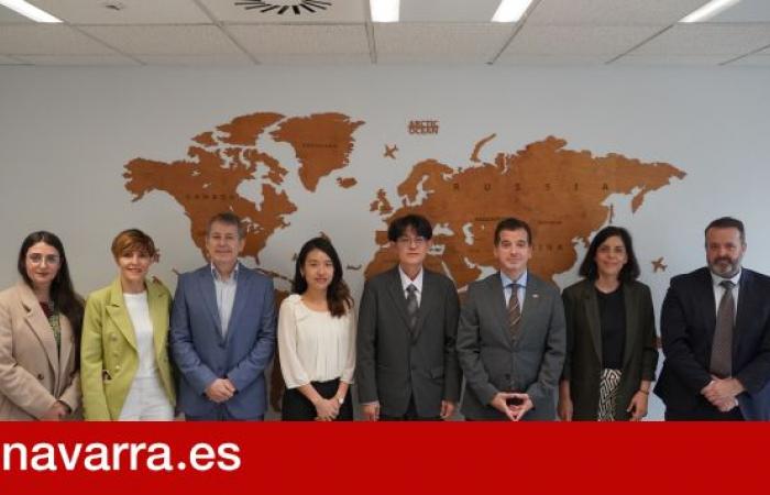 A delegation from the Taiwan Industrial Technology Research Institute (ITRI) meets with Councilor Irujo and several Navarrese entities