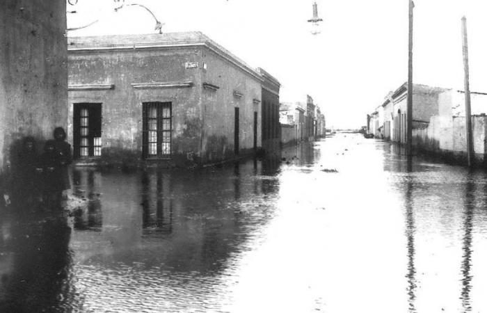 1905, the year the river first entered much of the city of Santa Fe