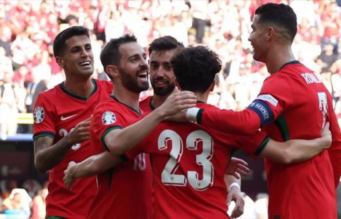 Portugal gets into the round of 16 after beating Turkey (0-3)