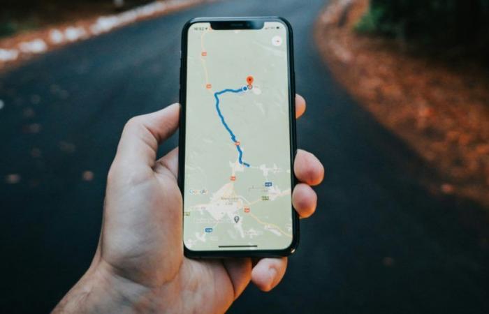 Step by step: how to know the location of a cell phone having only the phone number