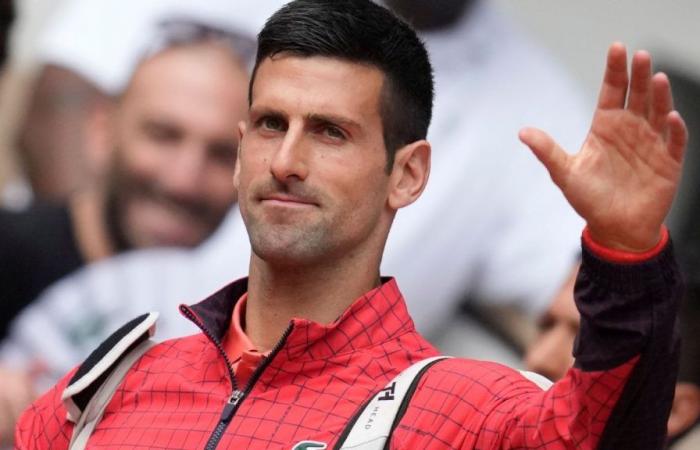 Novak Djokovic travels to Wimbledon… does he play?