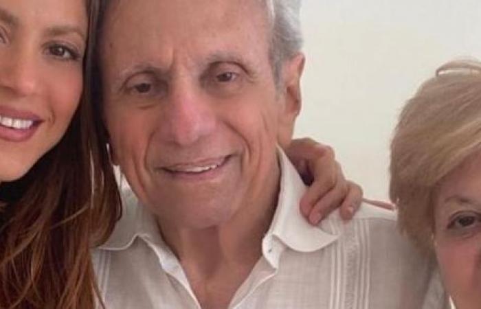 “That smile of his is my best example”: Shakira about her father