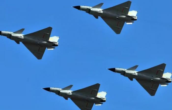 Taiwan Detects 15 Fighter Jets and Six Ships of the Chinese Army in Escalating Tensions