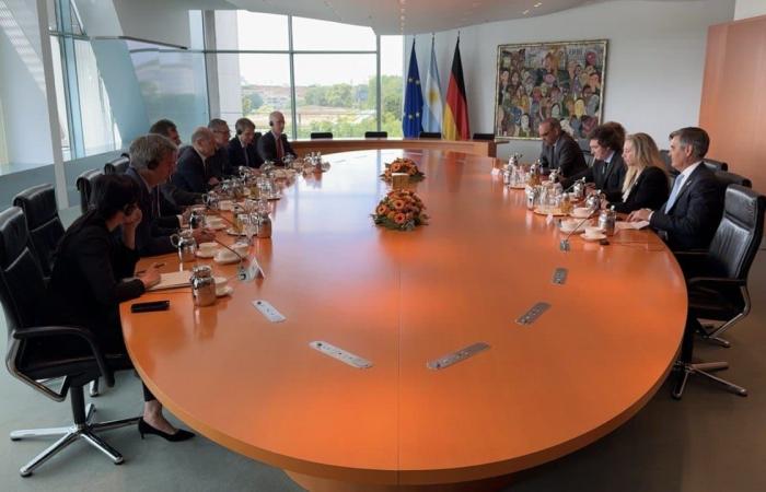 President Javier Milei held a meeting with the Chancellor of Germany, Olaf Scholz, in Berlin