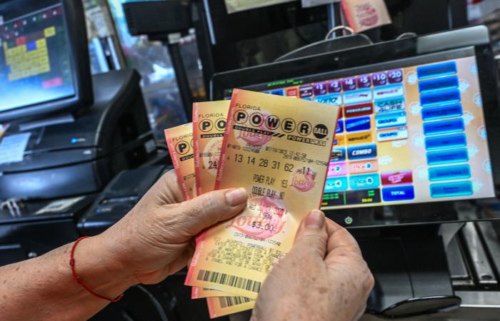 What was the strategy used by the Powerball winner in 2023