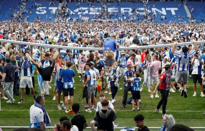 Impressive invasion of fans in Espanyol’s promotion to Primera :: Olé
