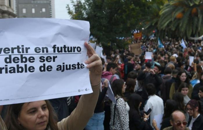 University students protest again against the Nation due to “the total absence of responses”