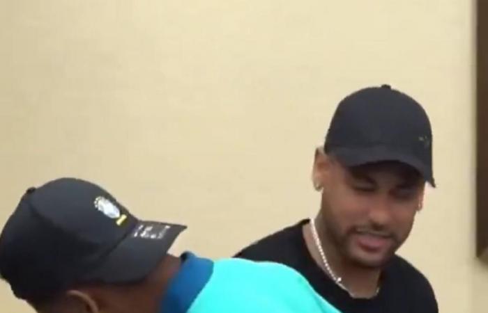Deluxe! Neymar visits the Brazil camp prior to his debut in the Copa América
