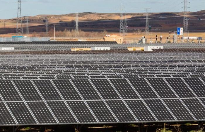 There is so much wind and solar energy in Spain that it is unbalancing the electrical grid. The solution is more flexibility
