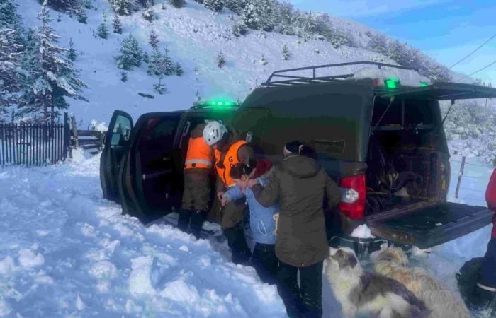 GOPE Aysén rescues a family isolated by snowfall in Lago Frío – Radio45Sur.cl