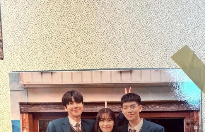 Hwang In Yeop Shares Sneak Peek Of His Chemistry With Jung Chaeyeon And Bae Hyun Sung In Upcoming Drama “Family By Choice”