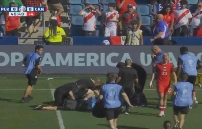 Line judge faints in the middle of the match between Peru and Canada