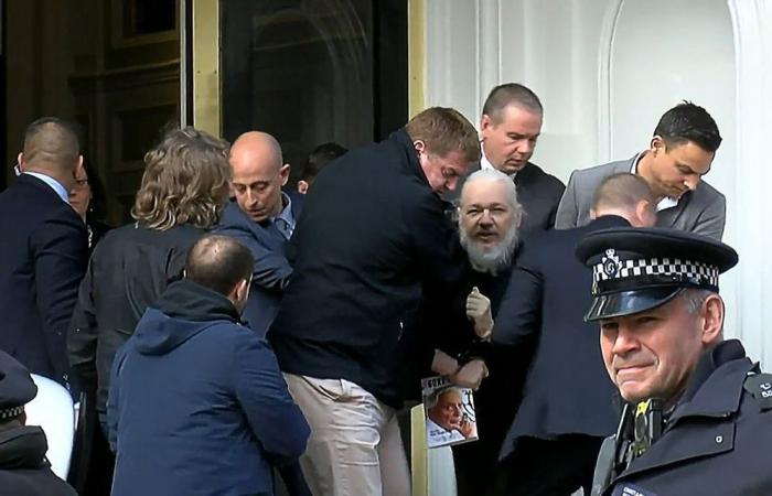 Julian Assange, the journalist who dealt a blow to the credibility of the United States, is released from prison