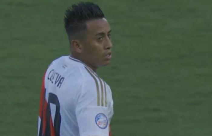 Christian Cueva reappeared in football and played his first match with Peru in the Fossati era