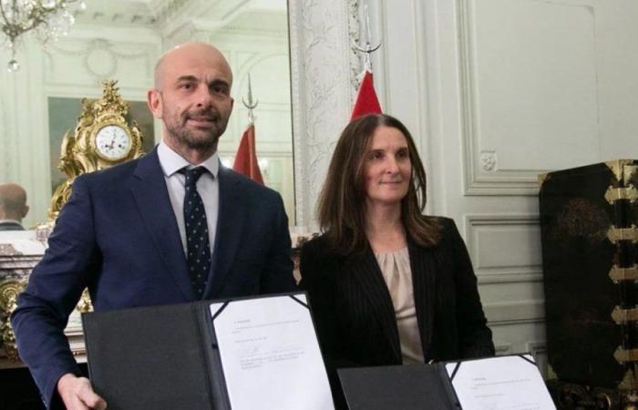 Argentina closed an open skies agreement with Canada