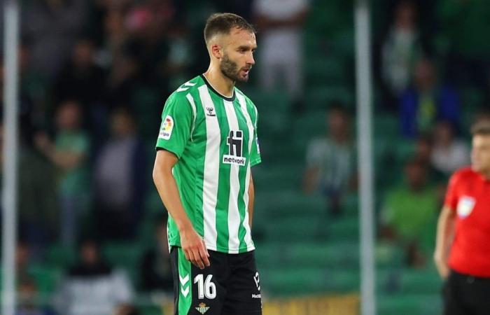 The Betis sports director spoke about the possible departure of Germán Pezzella to join River