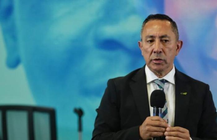 Prosecutors open investigation into death threats against Ricardo Roa, president of Ecopetrol