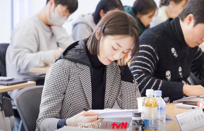 Chae Jong Hyeop, Kim So Hyun and More Dive into Their Roles During “Serendipity’s Embrace” Script Reading