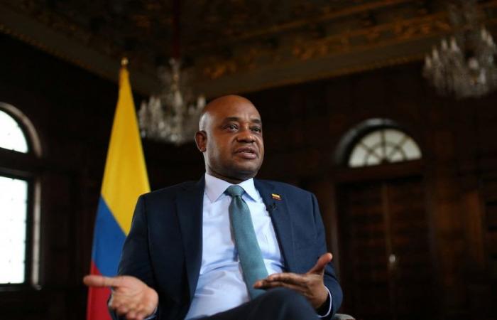 Foreign Minister Luis Gilberto Murillo says they hope to receive a donation of 40 million dollars for the La Guajira hospital in July