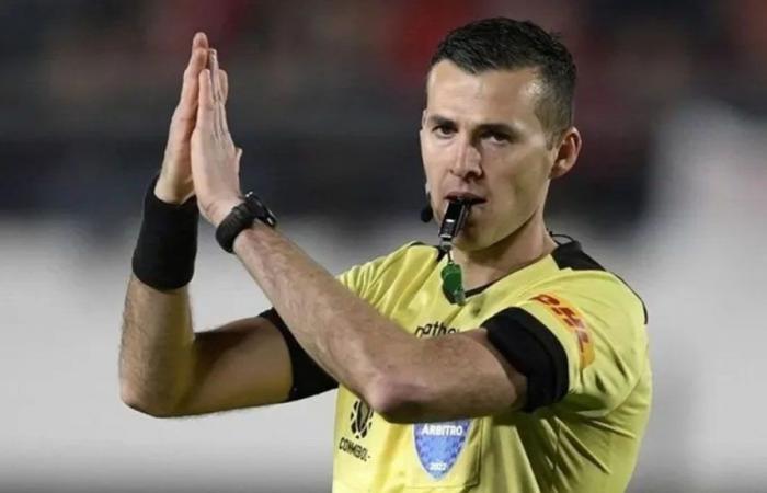 Who is the referee for the duel between the Argentine National Team and Chile