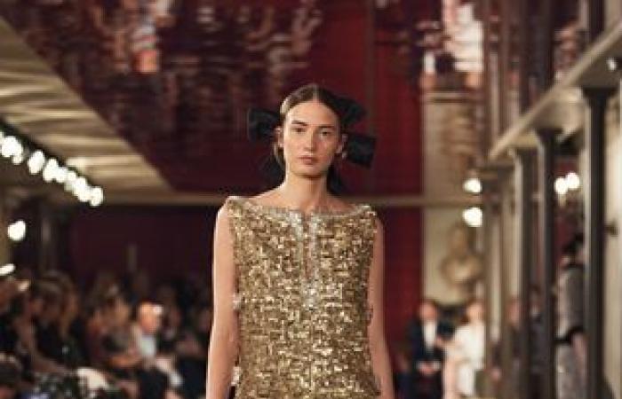 Bows! Tweed! Skirt suits! Chanel reinvents the classic house codes in Couture