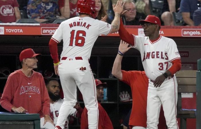 Moniak achieves his first grand slam in the Angels’ 7-5 victory over the Athletics