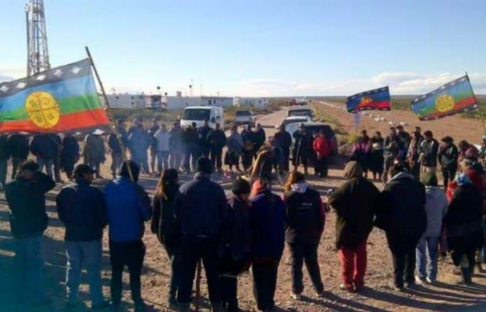 Mapuches block YPF field and affect gas production