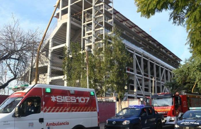 A man tried to jump into the void from a construction area of ​​the Unión club