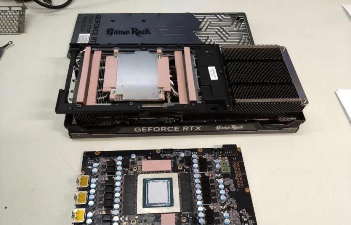 Player buys a new RTX 4090, but suffers when he sees that it overheats for weeks for no reason, and when he opens it he sees that the GPU did not come complete