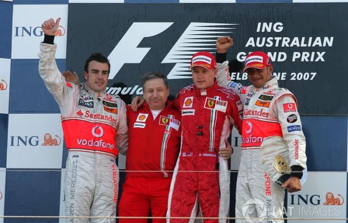 The F1 drivers with the most consecutive seasons on the podium