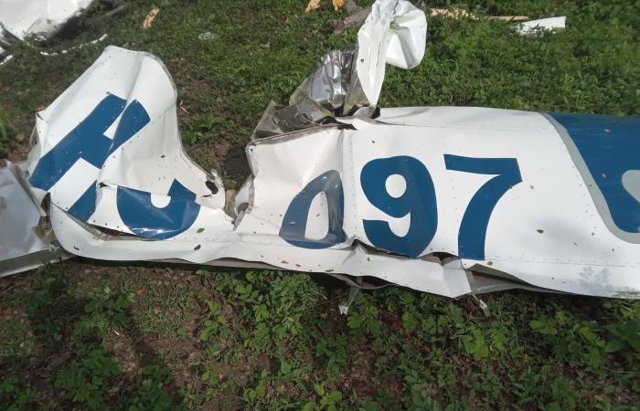 Plane crash in the Atlantic leaves two people dead; the crashed plane was a training plane